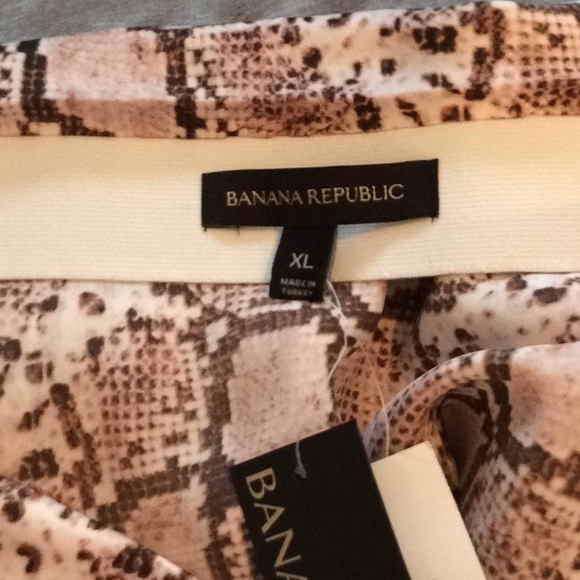 Banana republic snakeskin silky skirt - Picture 4 of 5